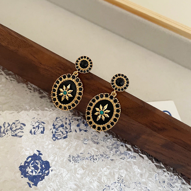 Black Star Inlaid Diamond Earrings