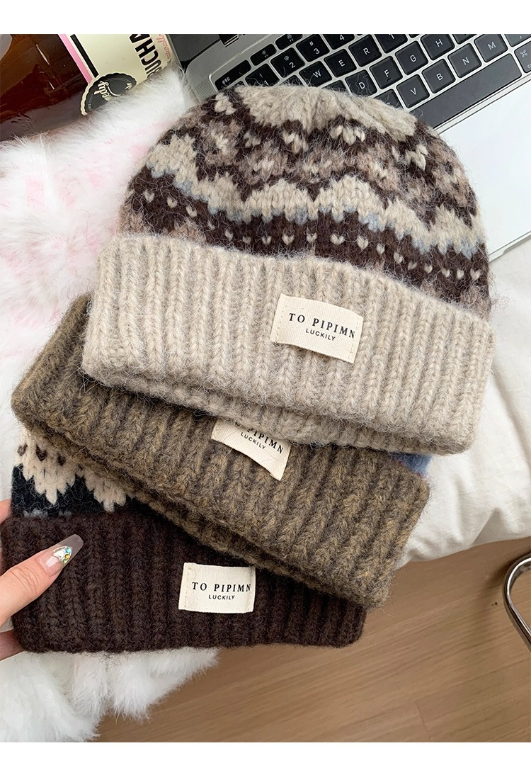 Vintage Atmosphere Knitted Wool Hat for Women, Loose Fit for Large Head Circumference, Warm Ear Protection Hat, Face Slimming Hat for Autumn and Winter