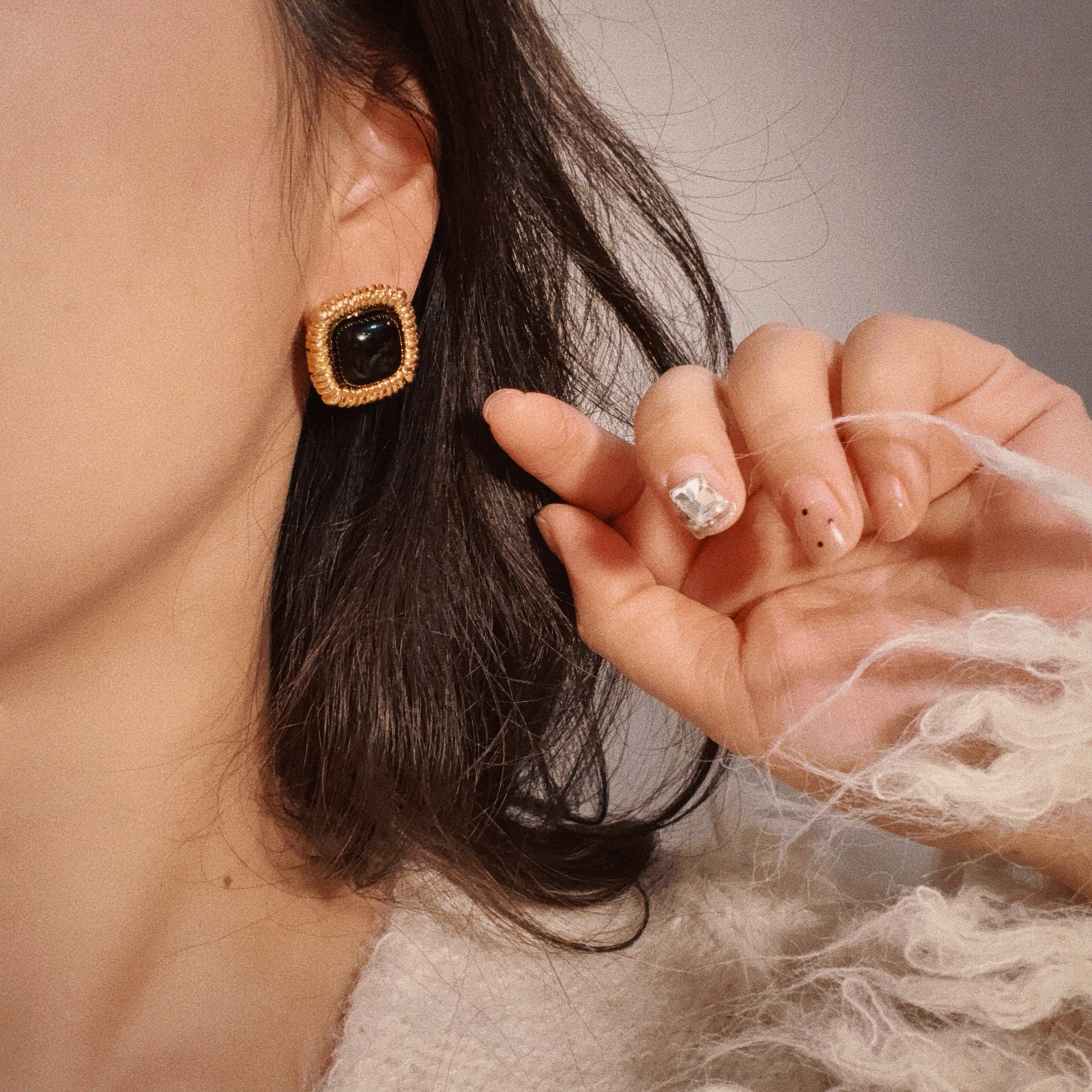Vintage Black Square High-End Earrings