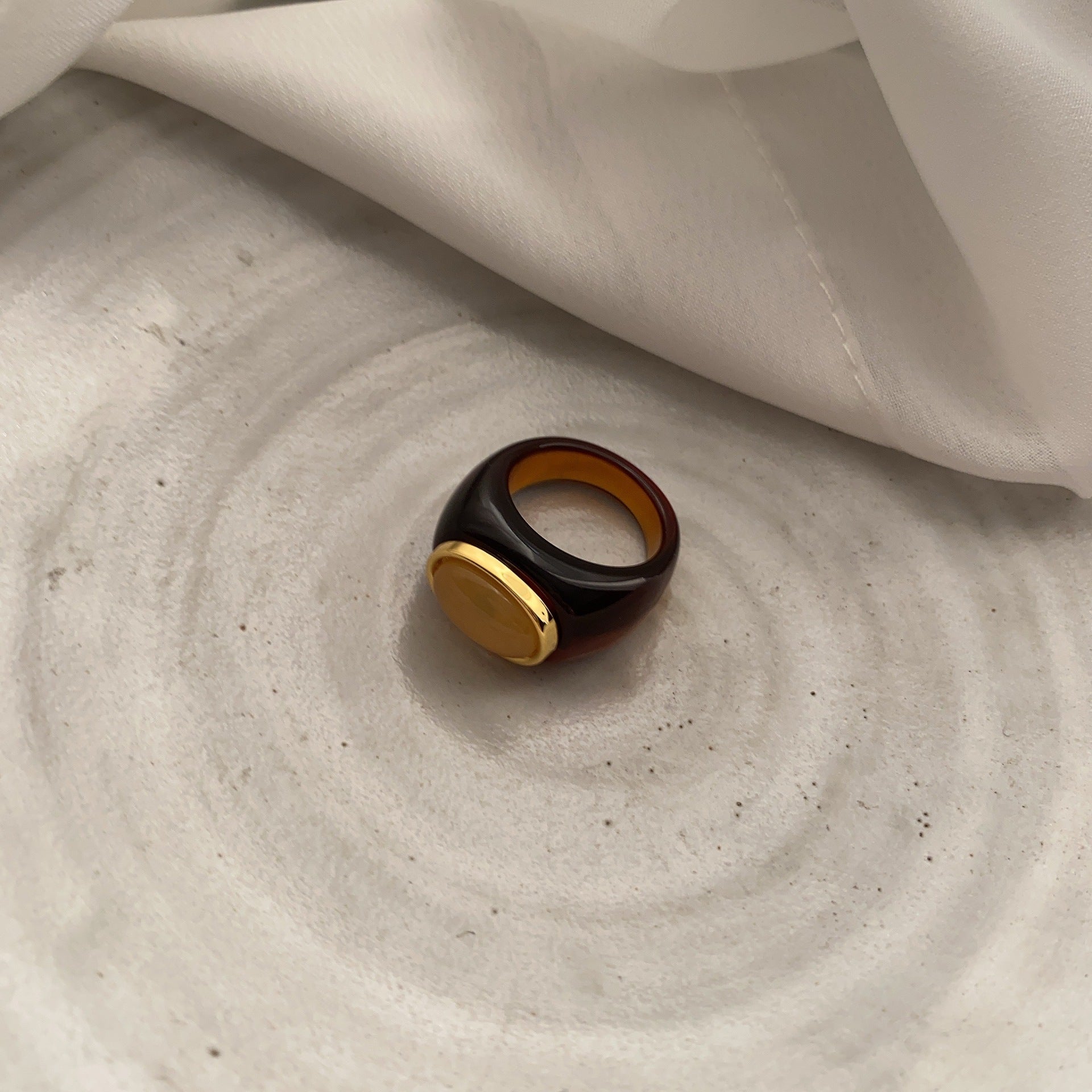 Vintage Simple Resin Brown Ring